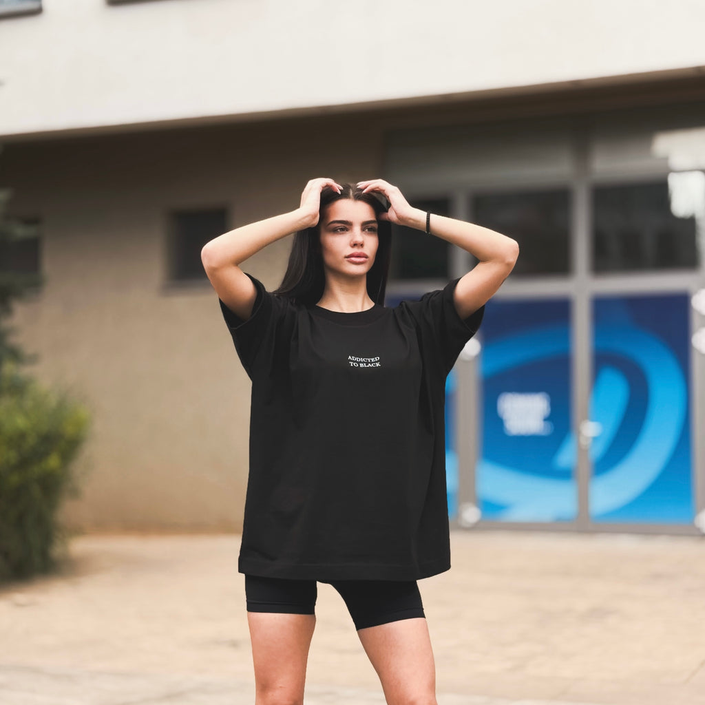 ЧЕРНА ОВЪРСАЙЗ ТЕНИСКА