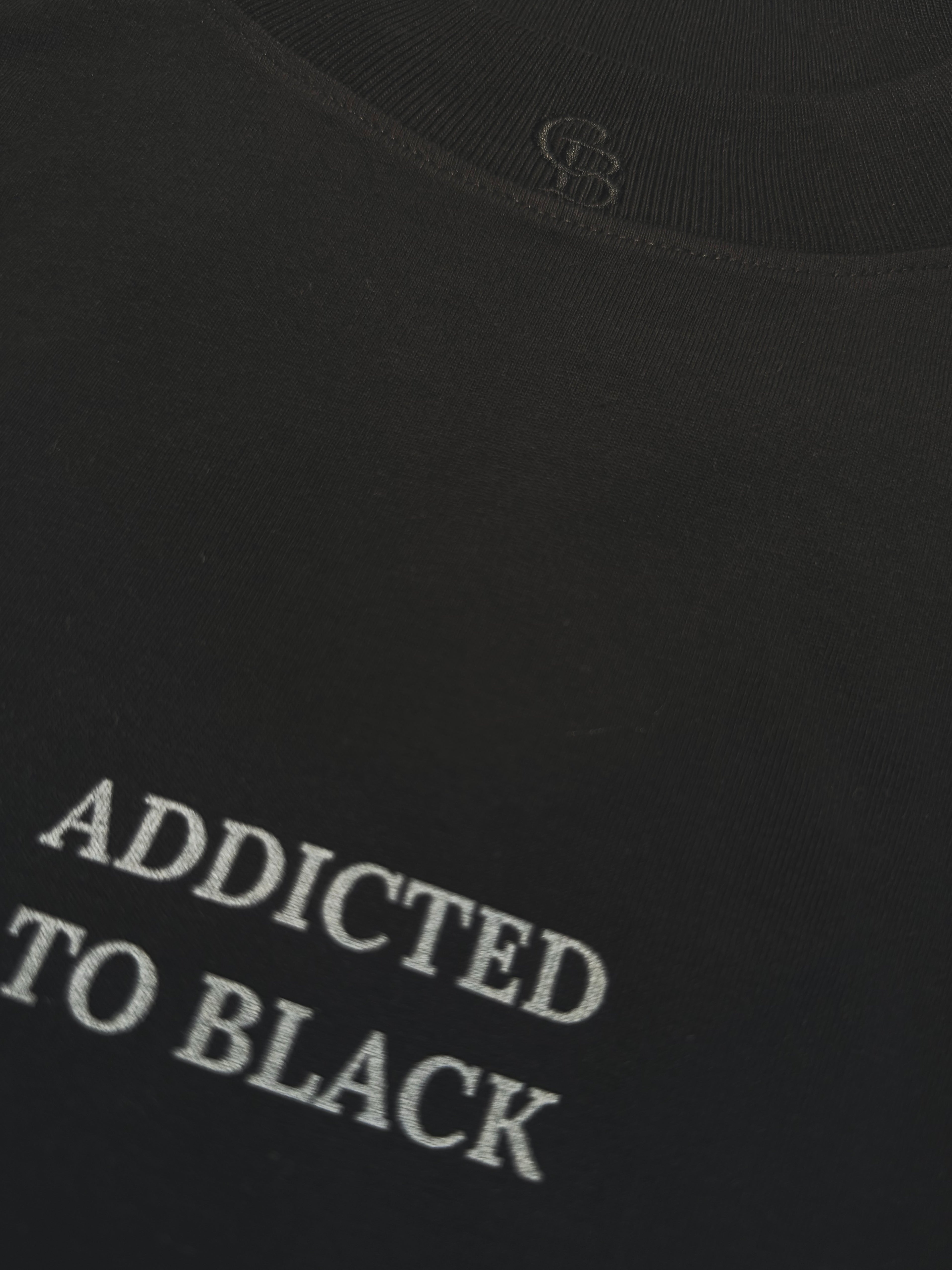 ЧЕРНА ОВЪРСАЙЗ ТЕНИСКА